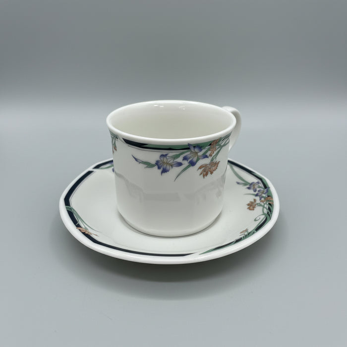 Royal Daulton 'Juno' Tea Set - 15 Piece Set - Cups, Saucers, Teapot & Jug
