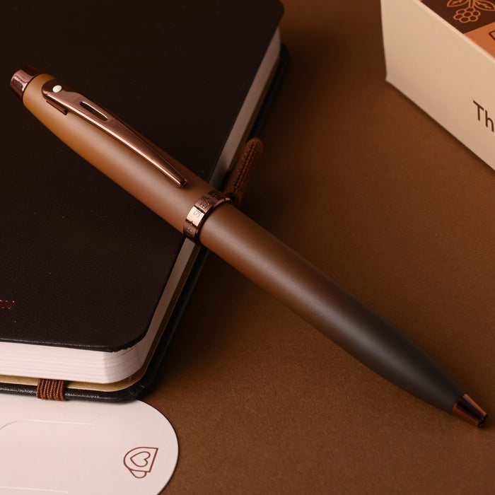 Sheaffer 9374 Gift Set - 100 Series Coffee Matte Brown Ball Pen with Brown Small Notebook 2